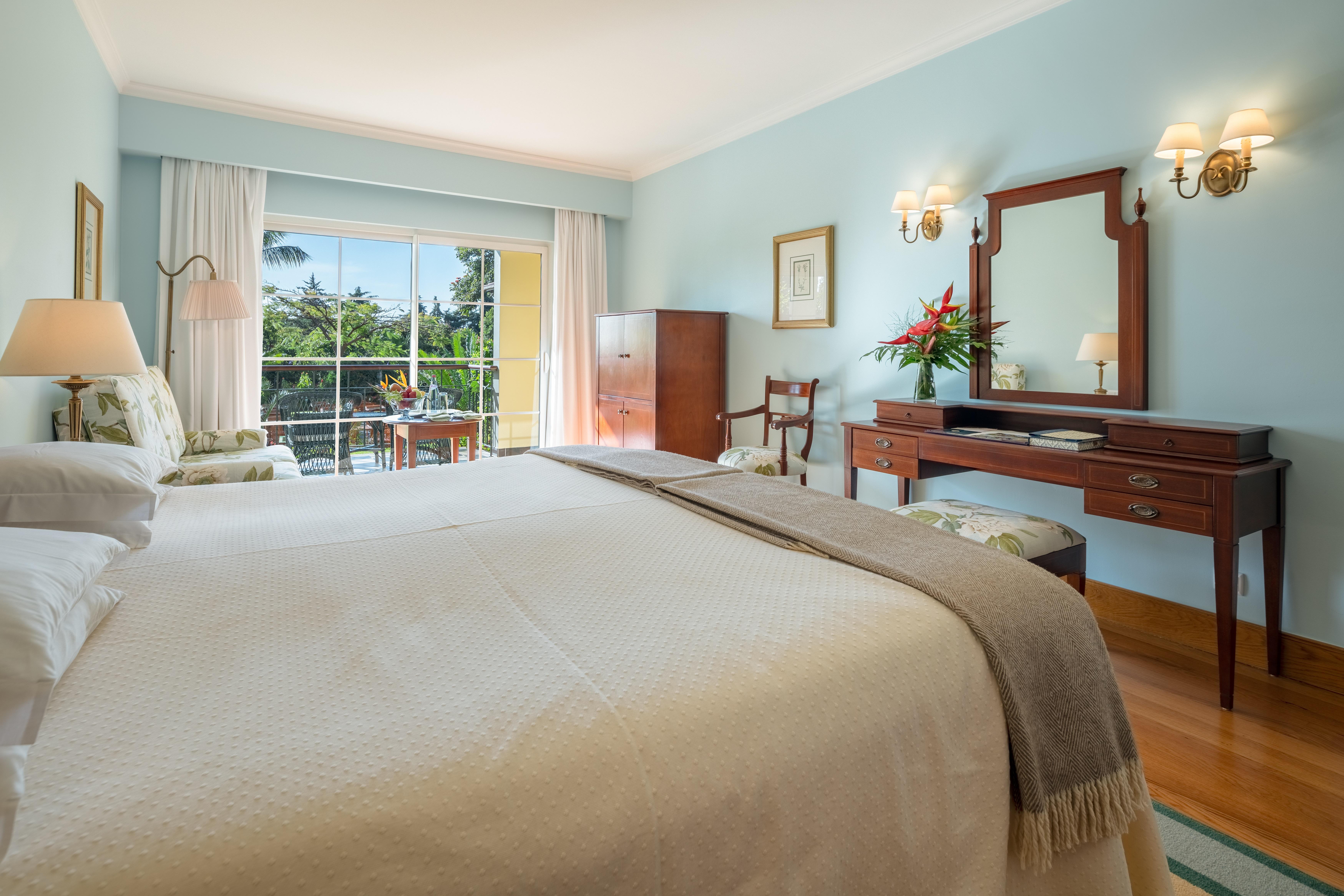 Quinta Jardins Do Lago Funchal  Exteriör bild A bedroom at the hotel