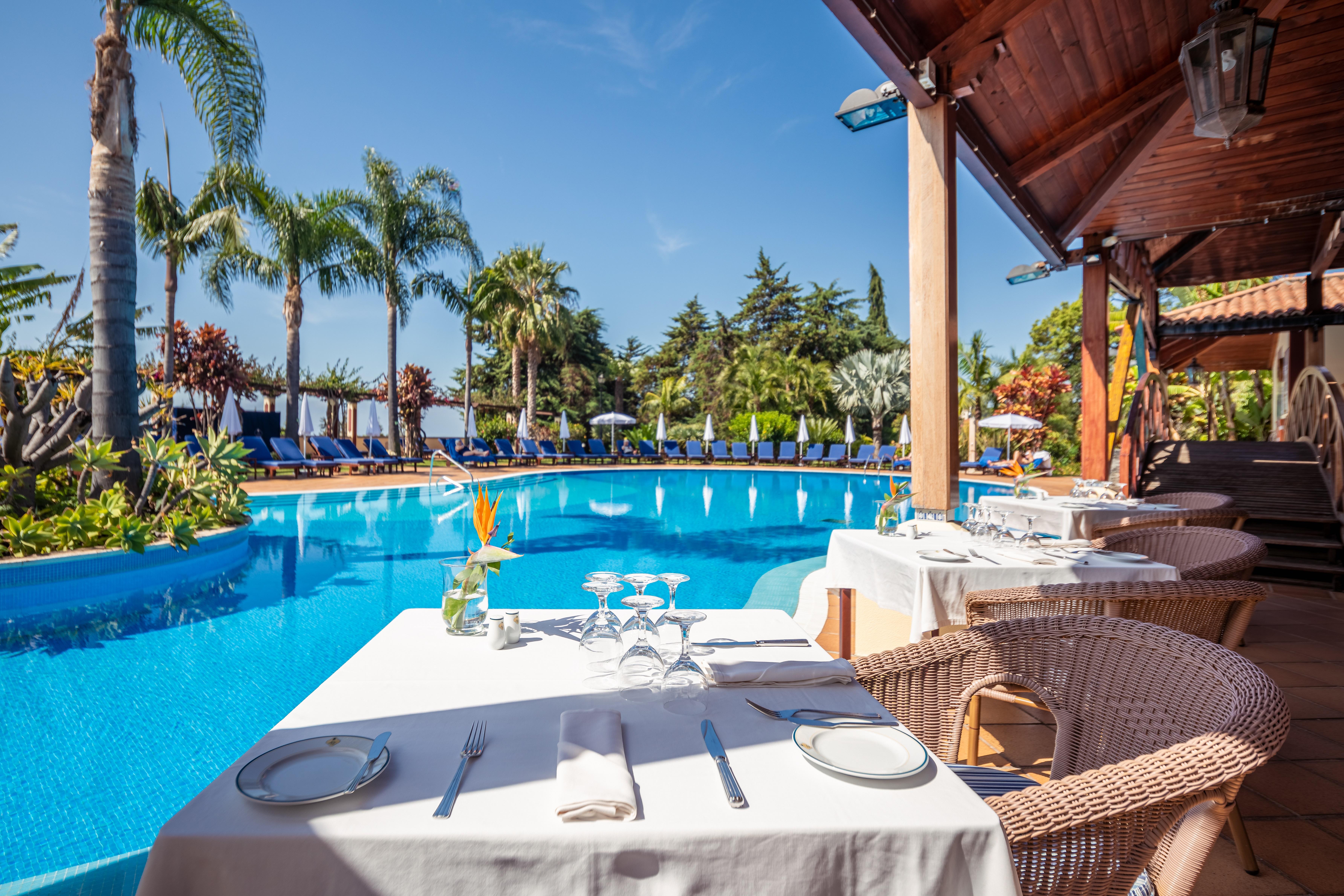 Quinta Jardins Do Lago Funchal  Exteriör bild Pool at the hotel