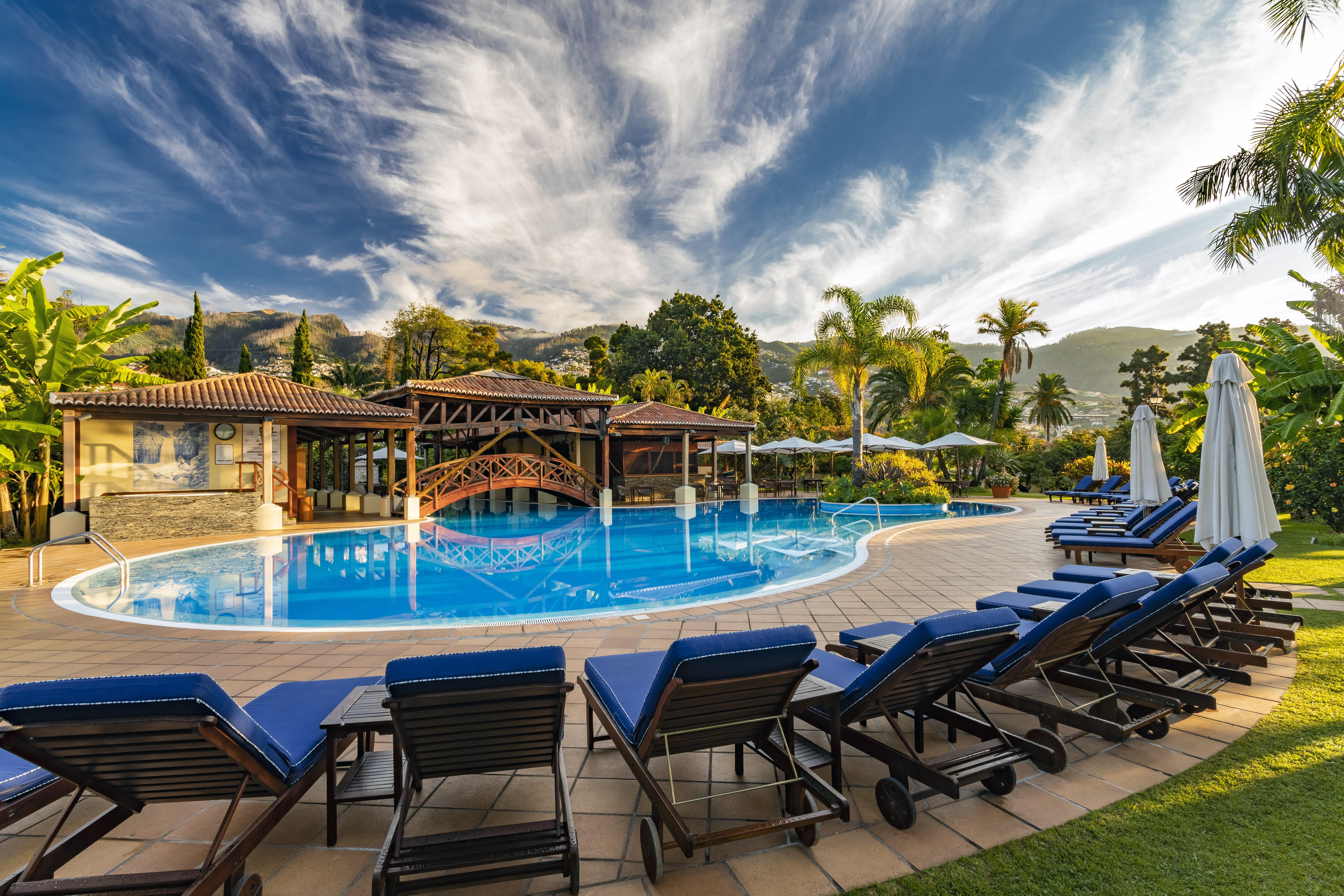 Quinta Jardins Do Lago Funchal  Exteriör bild The swimming pool at the hotel