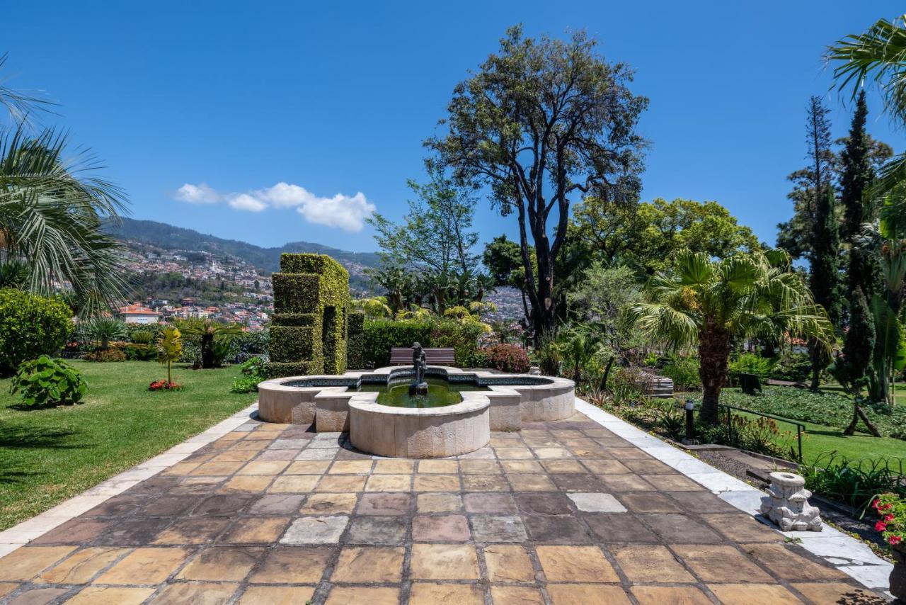 Quinta Jardins Do Lago Funchal  Exteriör bild The central fountain of the botanical garden
