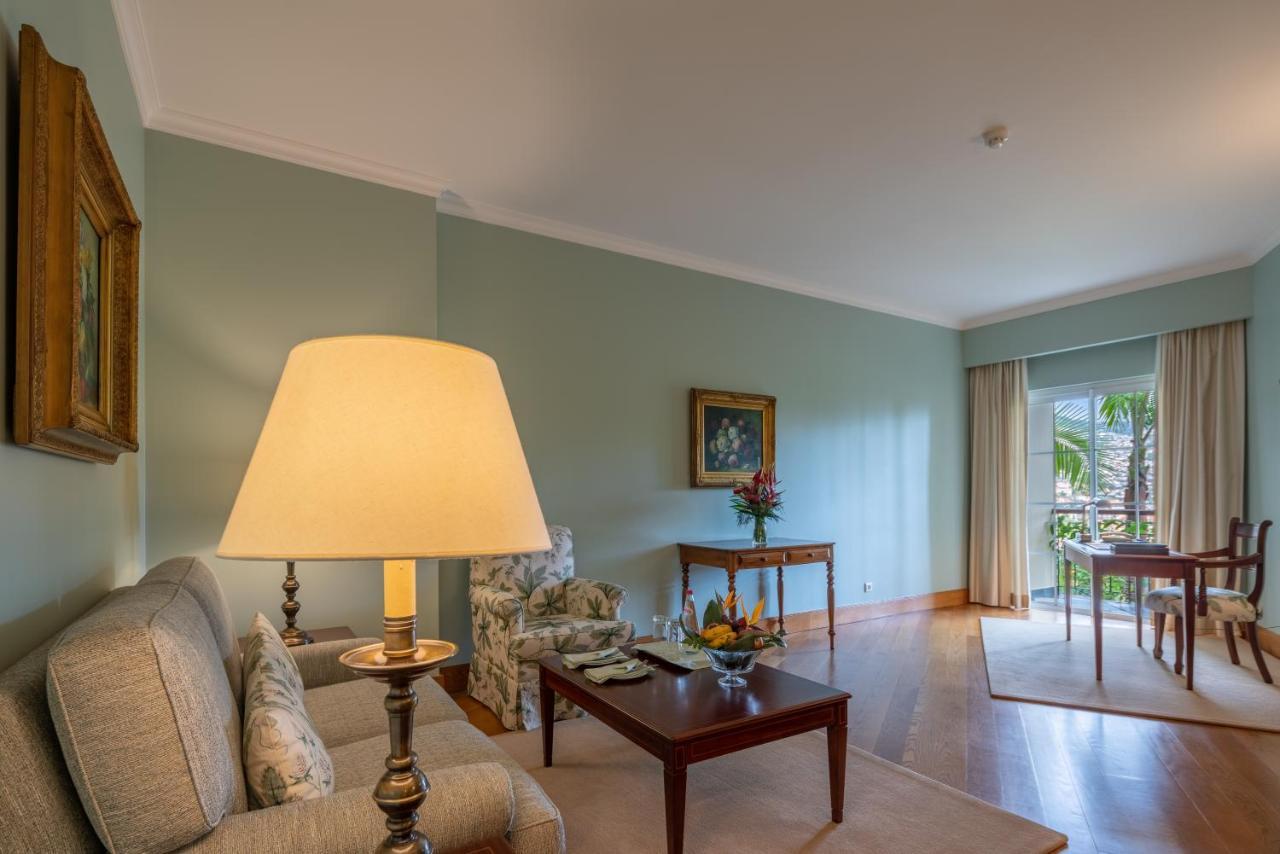 Quinta Jardins Do Lago Funchal  Exteriör bild A living room